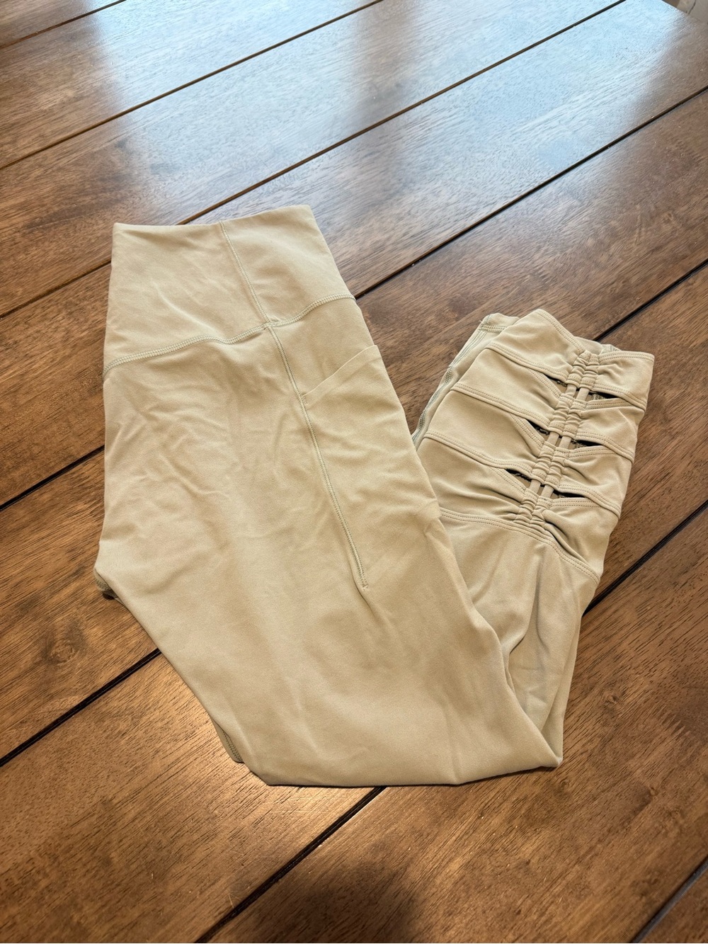 Athleta Salutation Cropped Leggings